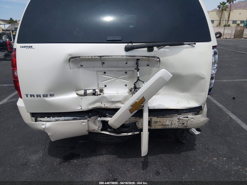 2013 Chevrolet Tahoe 5.3 Ltz white Lot 111044870000 Vin 1GNSCCE08DR290331
