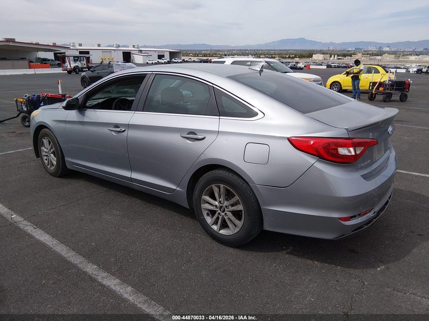 2015 HYUNDAI SONATA auction photo 3