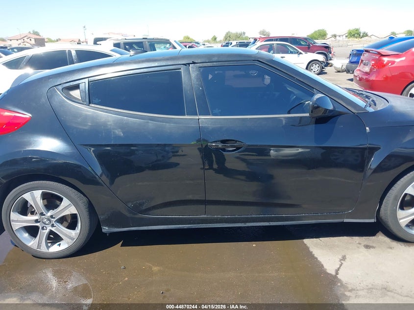 2013 Hyundai Veloster Base W/Black VIN: KMHTC6AD6DU102955 Lot: 44870244