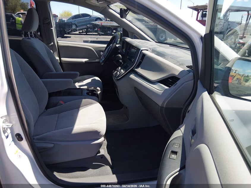 2019 Toyota Sienna Le 7 Passenger