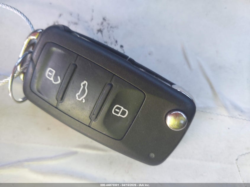 2014 Volkswagen Beetle 2.0T R-Line VIN: 3VWVT7AT4EM612489 Lot: 44870301