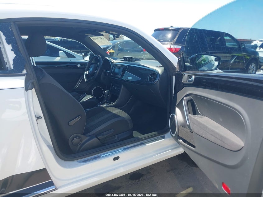 2014 Volkswagen Beetle 2.0T R-Line VIN: 3VWVT7AT4EM612489 Lot: 44870301