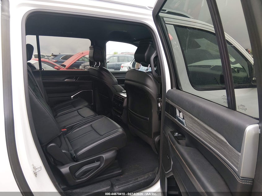 2024 Jeep Wagoneer L Series Ii 4X4 VIN: 1C4SJSBP2RS102011 Lot: 44870410