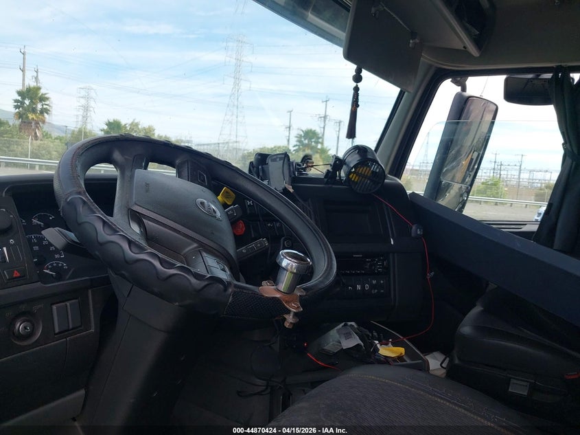 2019 Volvo Vnl VIN: 4V4NC9EH5KN898105 Lot: 44870424