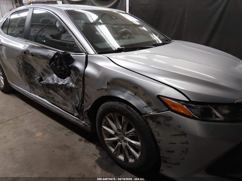 2020 Toyota Camry Le VIN: 4T1C11AKXLU981463 Lot: 44870470