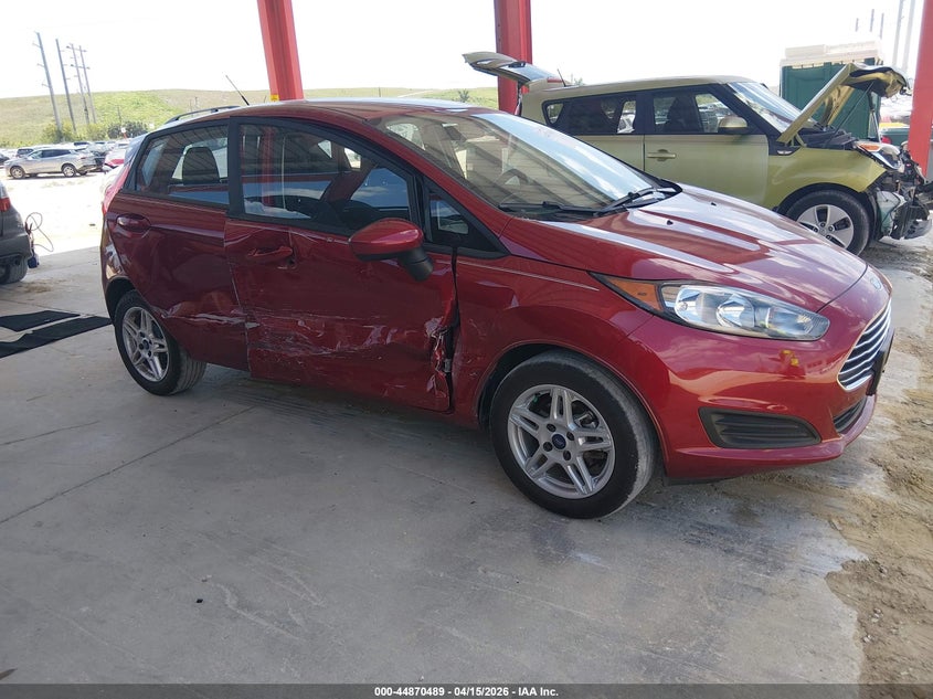 2017 Ford Fiesta 1.6 Se Red Lot 111044870489 Vin 3FADP4EJ3HM153847