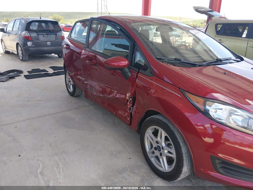 2017 Ford Fiesta 1.6 Se Red Lot 111044870489 Vin 3FADP4EJ3HM153847