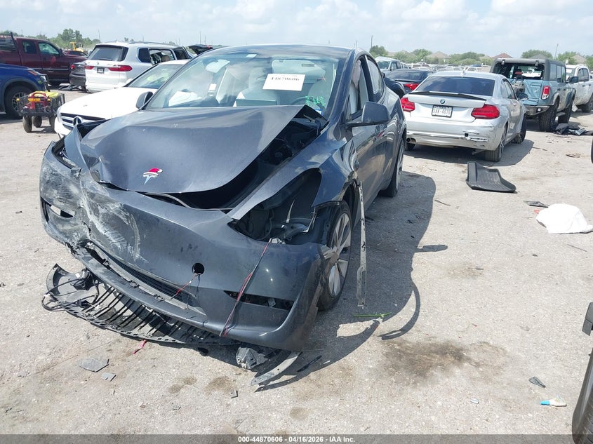 2024 Tesla Model Y Long Range Dual Motor All-Wheel Drive 7SAYGAEEXRF075122 photo 1
