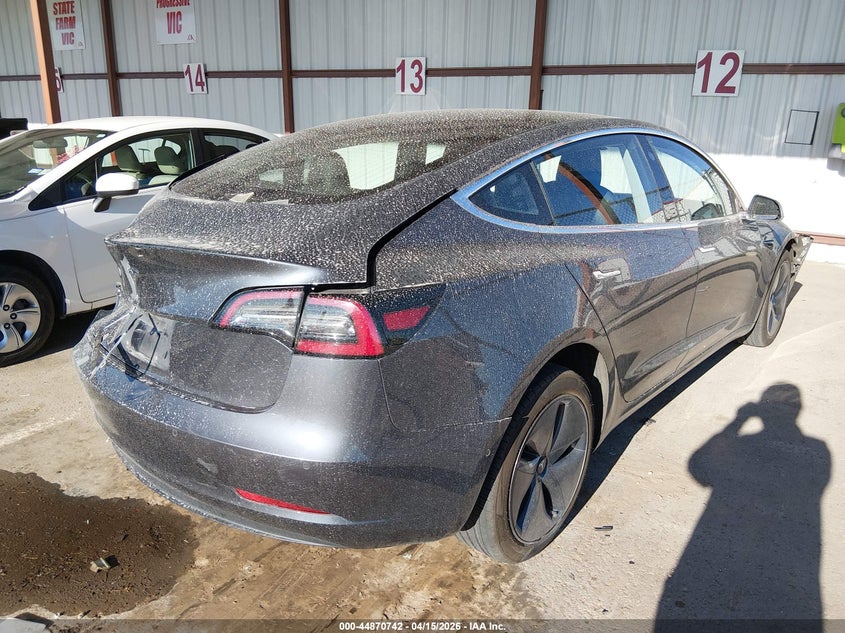 5YJ3E1EA5JF052720 2018 Tesla Model 3 Long Range/mid Range Grey