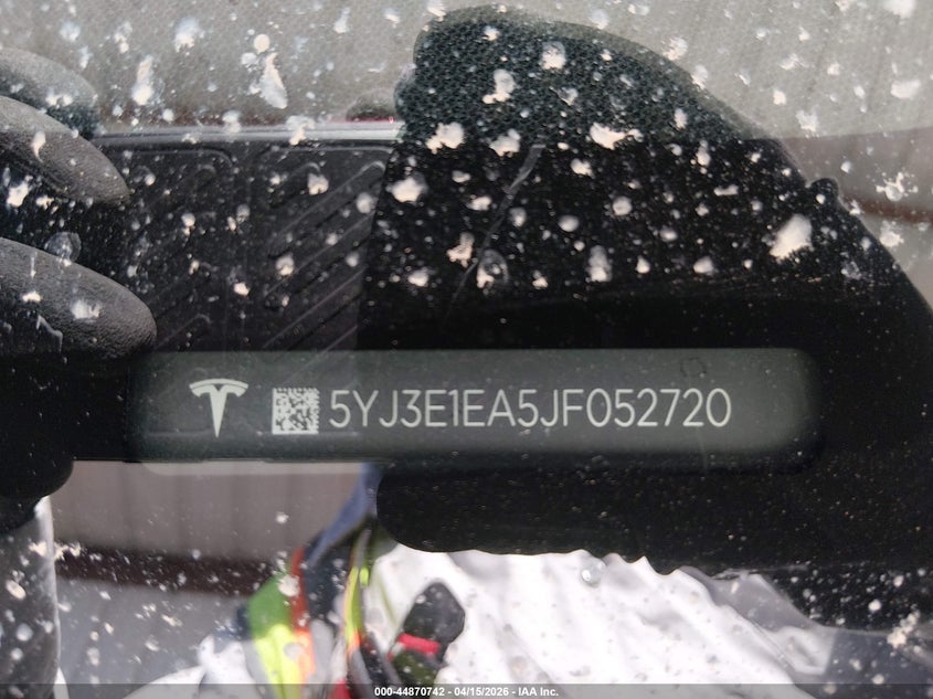 5YJ3E1EA5JF052720 2018 Tesla Model 3 Long Range/mid Range Grey