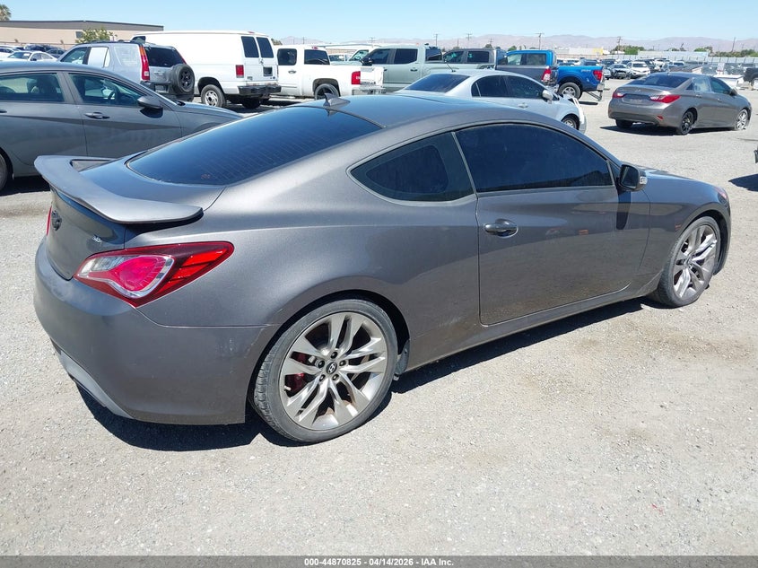 2013 Hyundai Genesis 3.8 Track