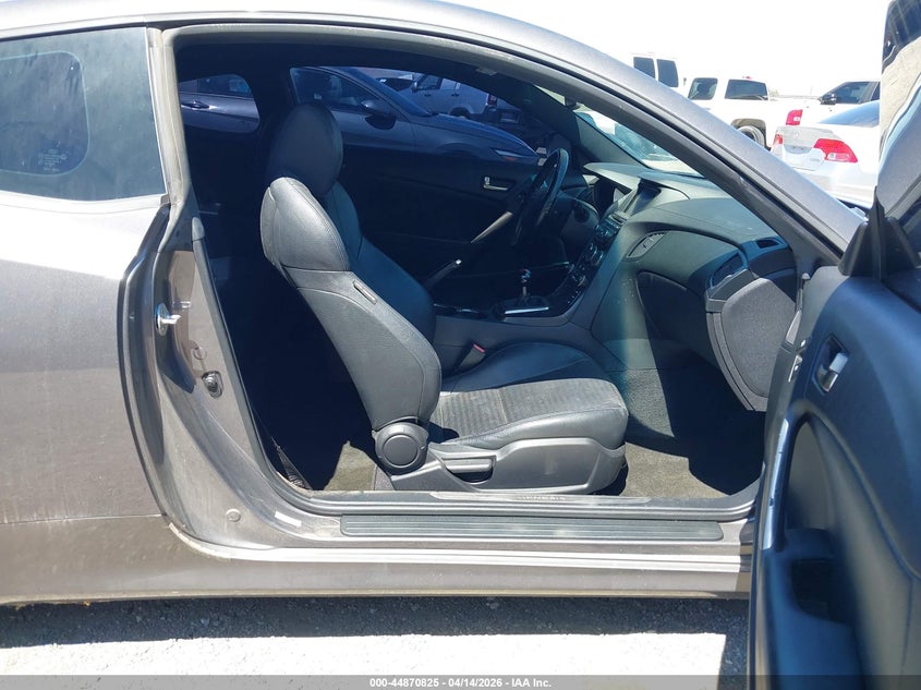 2013 Hyundai Genesis 3.8 Track