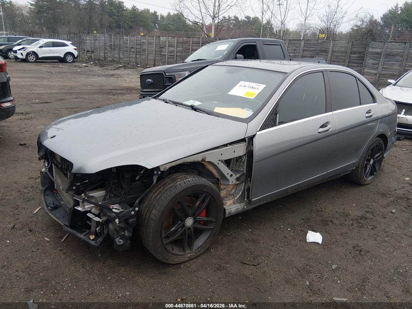 2013 Mercedes-Benz C 300 Sport 4matic WDDGF8AB2DR275405 photo 1