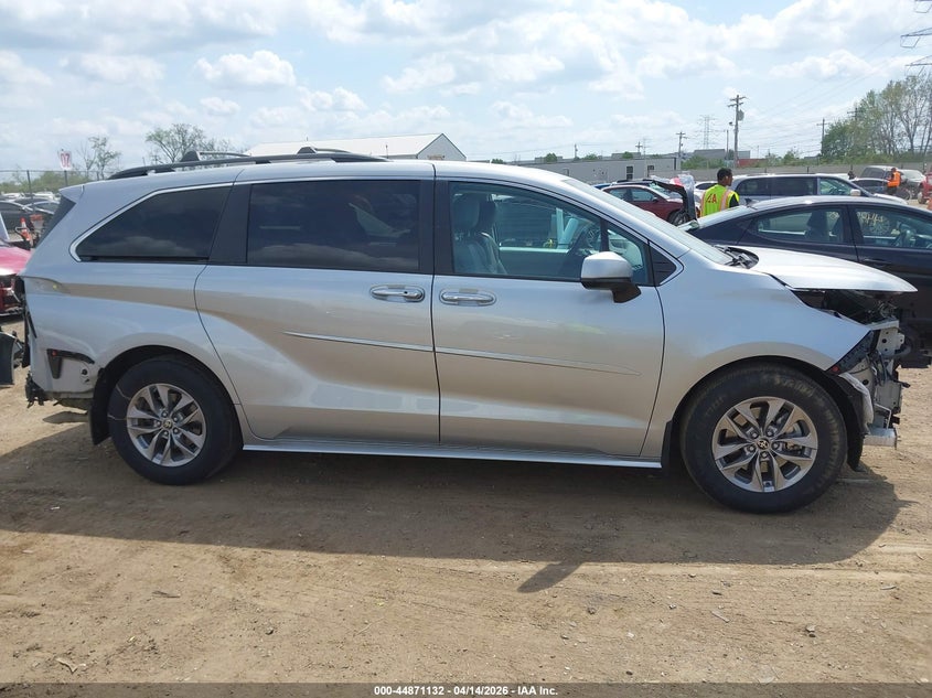 2022 Toyota Sienna Xle VIN: 5TDJRKEC9NS089743 Lot: 44871132