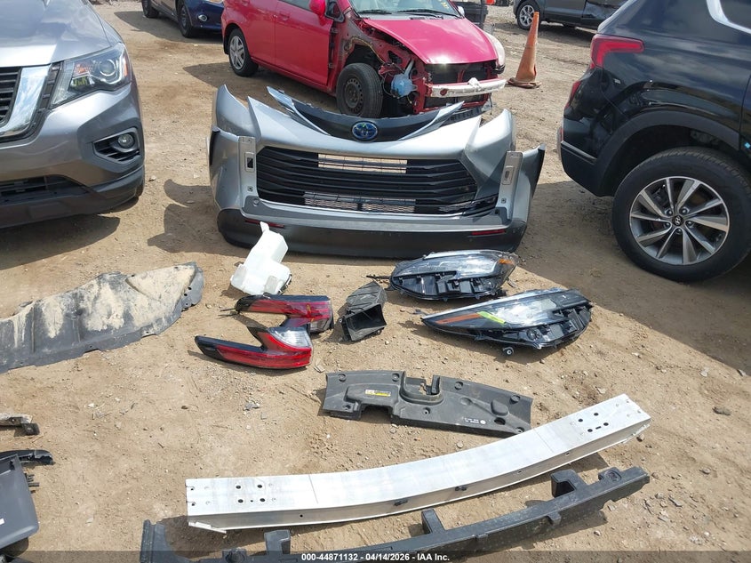 2022 Toyota Sienna Xle VIN: 5TDJRKEC9NS089743 Lot: 44871132