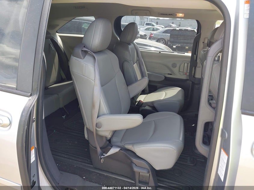 2022 Toyota Sienna Xle VIN: 5TDJRKEC9NS089743 Lot: 44871132