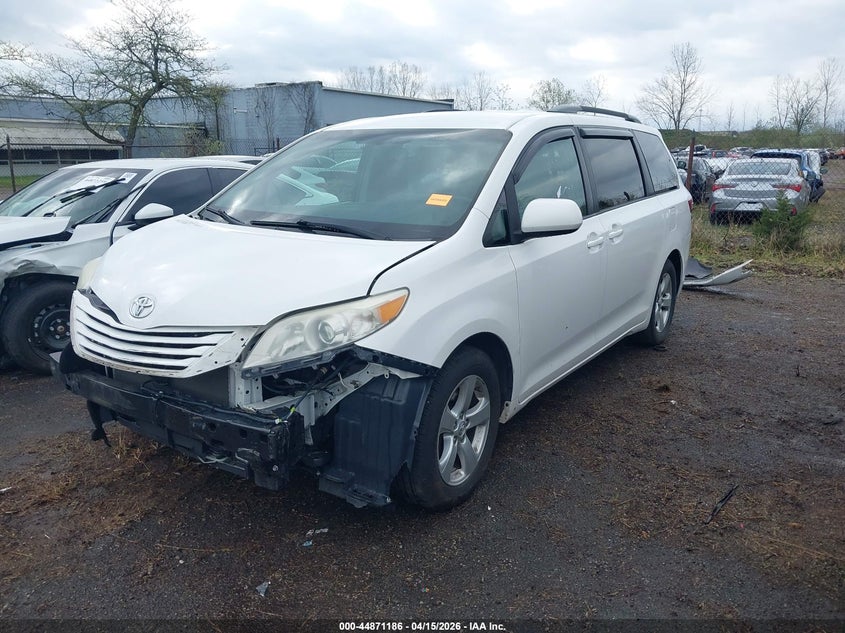 2017 Toyota Sienna Le 8 Passenger