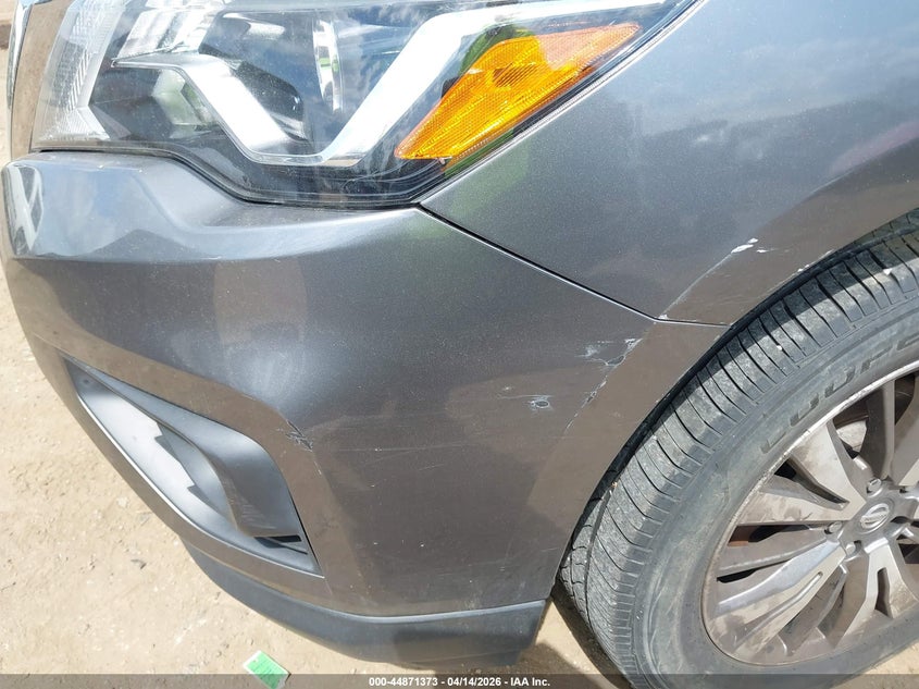 2018 Nissan Pathfinder Platinum/S/Sl/Sv VIN: 5N1DR2MM8JC630490 Lot: 44871373