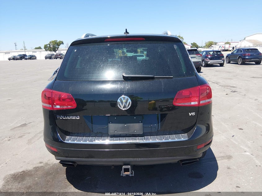 2014 Volkswagen Touareg 3.6L Sport VIN: WVGEF9BP2ED001133 Lot: 44871414