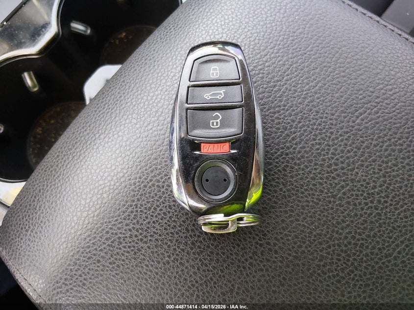 2014 Volkswagen Touareg 3.6L Sport VIN: WVGEF9BP2ED001133 Lot: 44871414