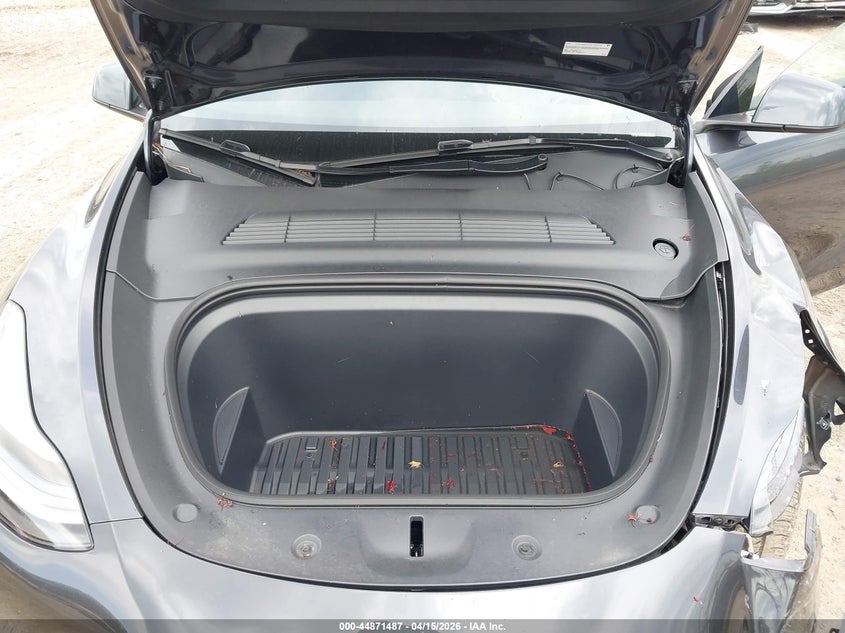 2025 Tesla Model Y Long Range Dual Motor All-Wheel Drive VIN: 7SAYGDEEXSF266031 Lot: 44871487