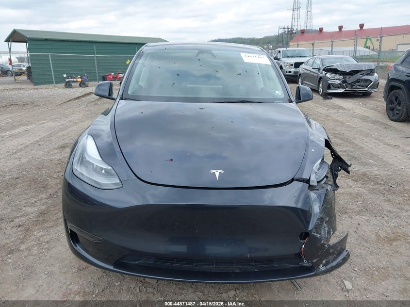 2025 Tesla Model Y Long Range Dual Motor All-Wheel Drive VIN: 7SAYGDEEXSF266031 Lot: 44871487