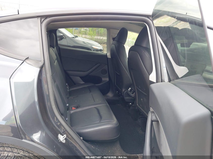 2025 Tesla Model Y Long Range Dual Motor All-Wheel Drive VIN: 7SAYGDEEXSF266031 Lot: 44871487