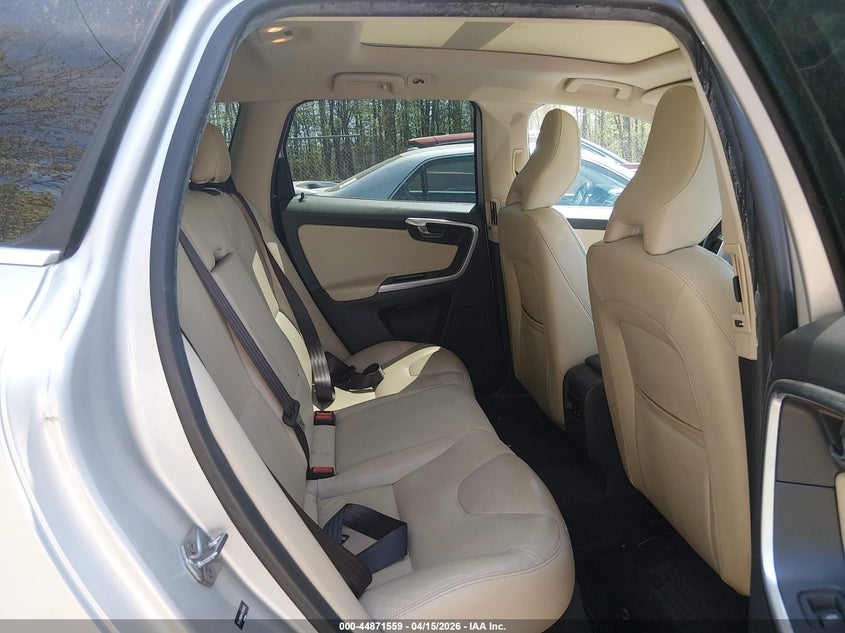 2016 Volvo Xc60 T6 Drive-E Platinum VIN: YV449MRM4G2899400 Lot: 44871559