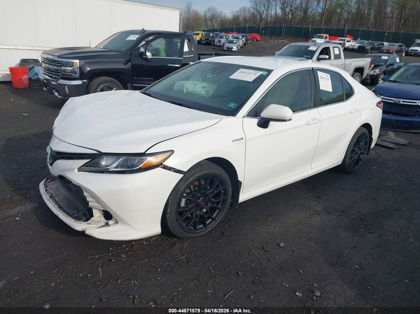 2019 Toyota Camry Hybrid Le