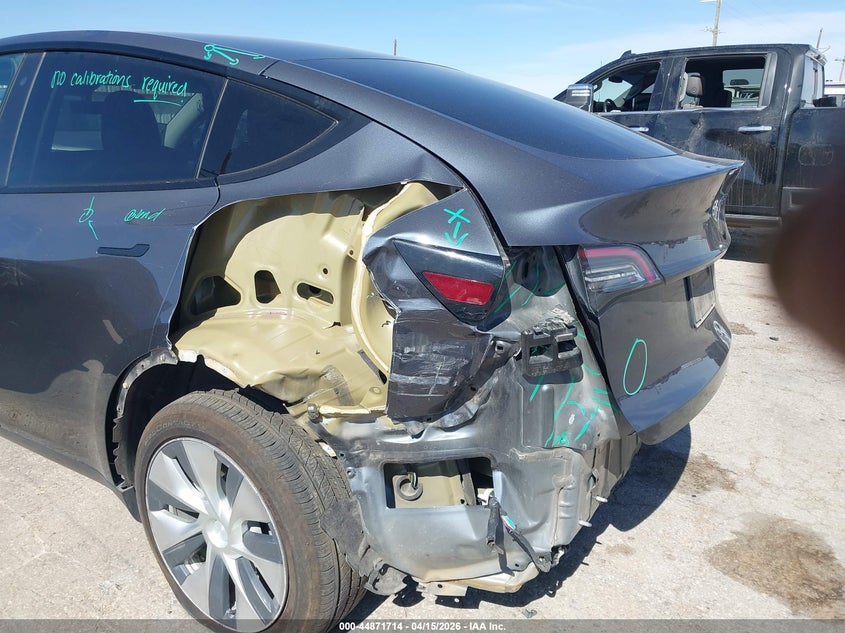 2020 Tesla Model Y Long Range Dual Motor All-Wheel Drive VIN: 5YJYGDEE0LF013363 Lot: 44871714