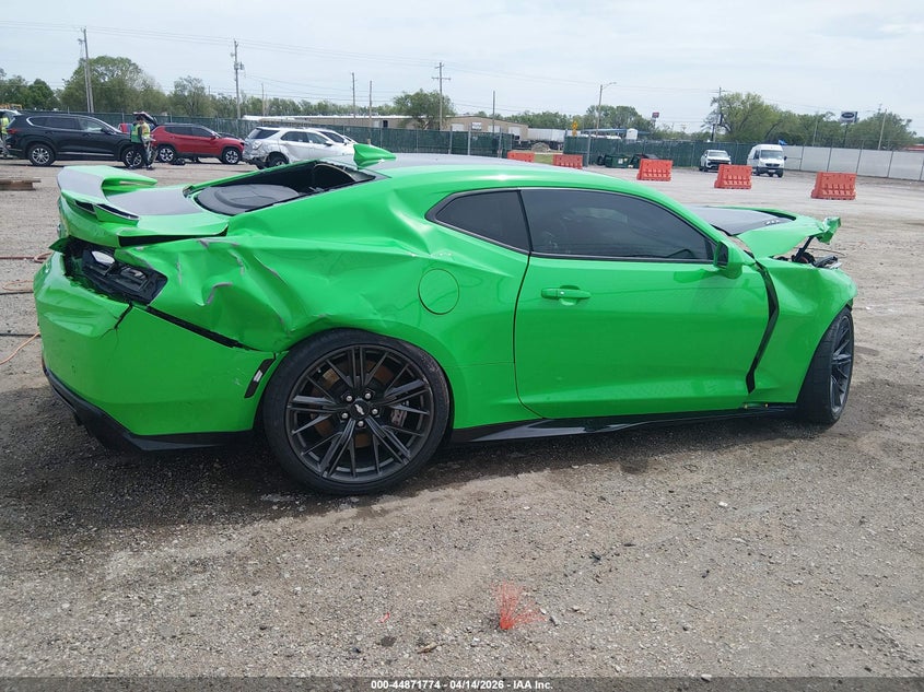 2017 Chevrolet Camaro Zl1 VIN: 1G1FJ1R6XH0205849 Lot: 44871774