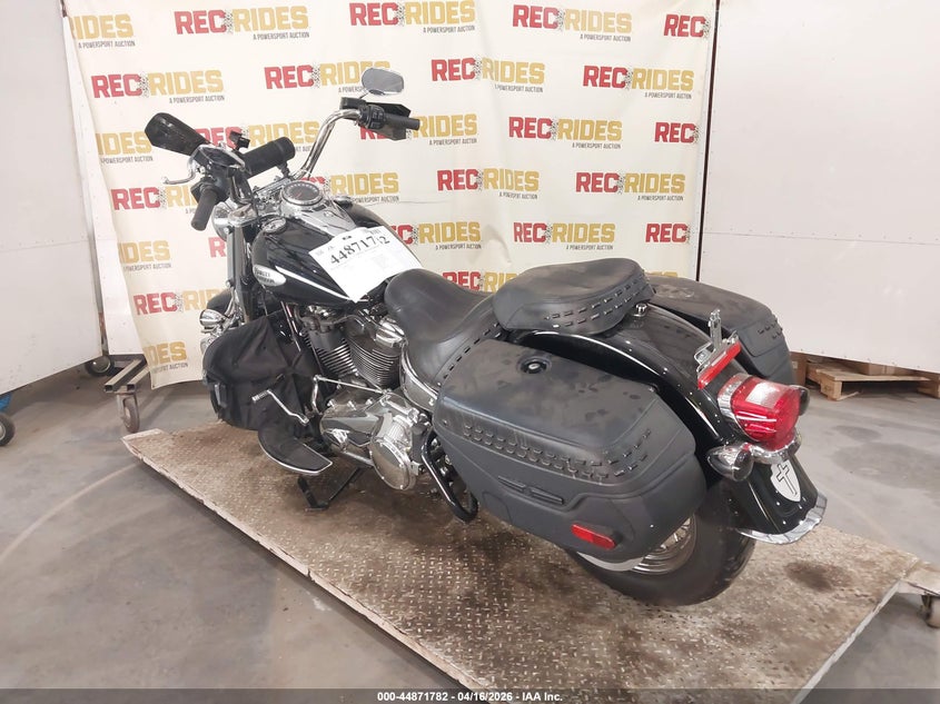 2021 HARLEY-DAVIDSON FLHC auction photo 3