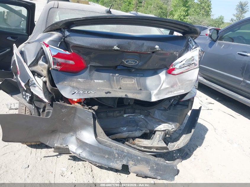 2015 Ford Focus Se VIN: 1FADP3F27FL321523 Lot: 44871785