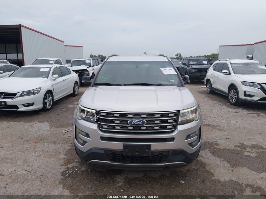 2017 Ford Explorer 3.5 Xlt silver Lot 111044871820 Vin 1FM5K7D87HGB45205