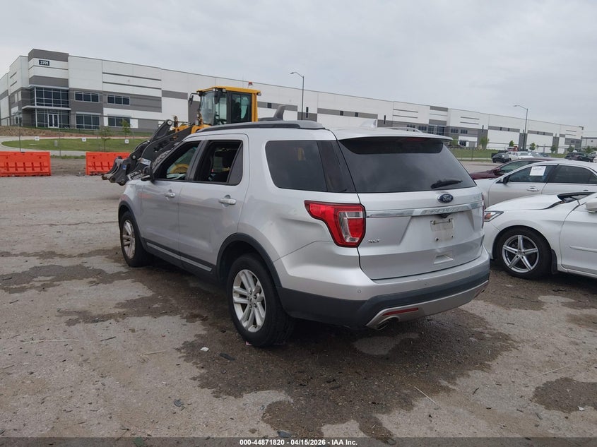2017 Ford Explorer 3.5 Xlt silver Lot 111044871820 Vin 1FM5K7D87HGB45205