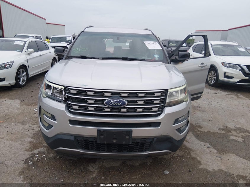 2017 Ford Explorer 3.5 Xlt silver Lot 111044871820 Vin 1FM5K7D87HGB45205