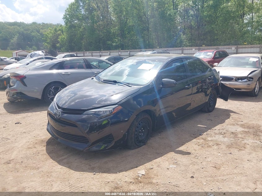 2018 Toyota Corolla Le 5YFBURHE5JP738837 photo 1