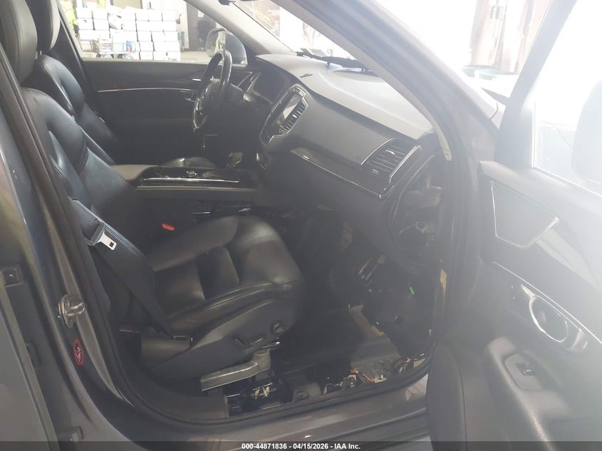 2016 Volvo Xc90 T6 Momentum