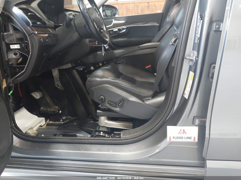 2016 Volvo Xc90 T6 Momentum VIN: YV4A22PK4G1032341 Lot: 44871836