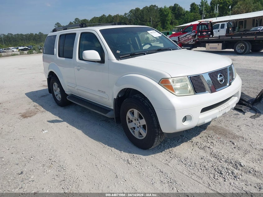 2005 Nissan Pathfinder Se Off-Road
