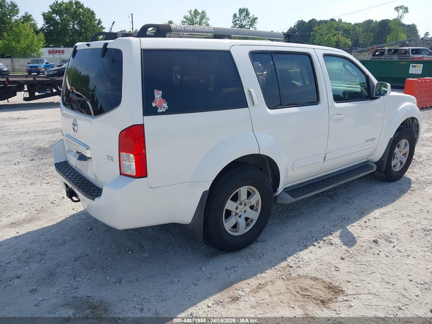 2005 Nissan Pathfinder Se Off-Road