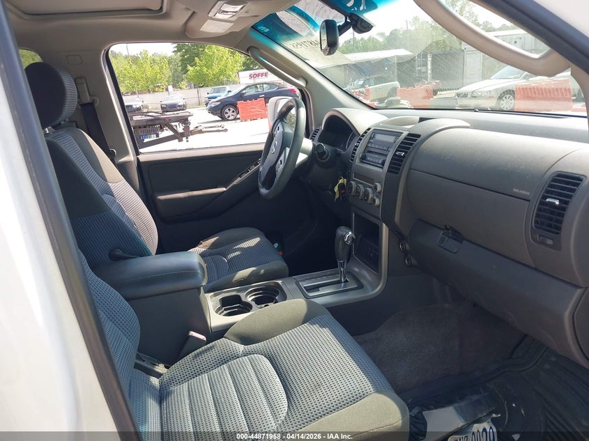 2005 Nissan Pathfinder Se Off-Road