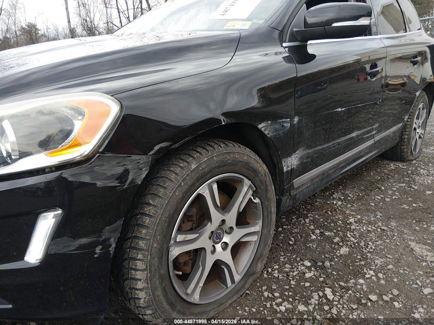 2015 Volvo Xc60 T6 Platinum VIN: YV4902RMXF2666382 Lot: 44871998