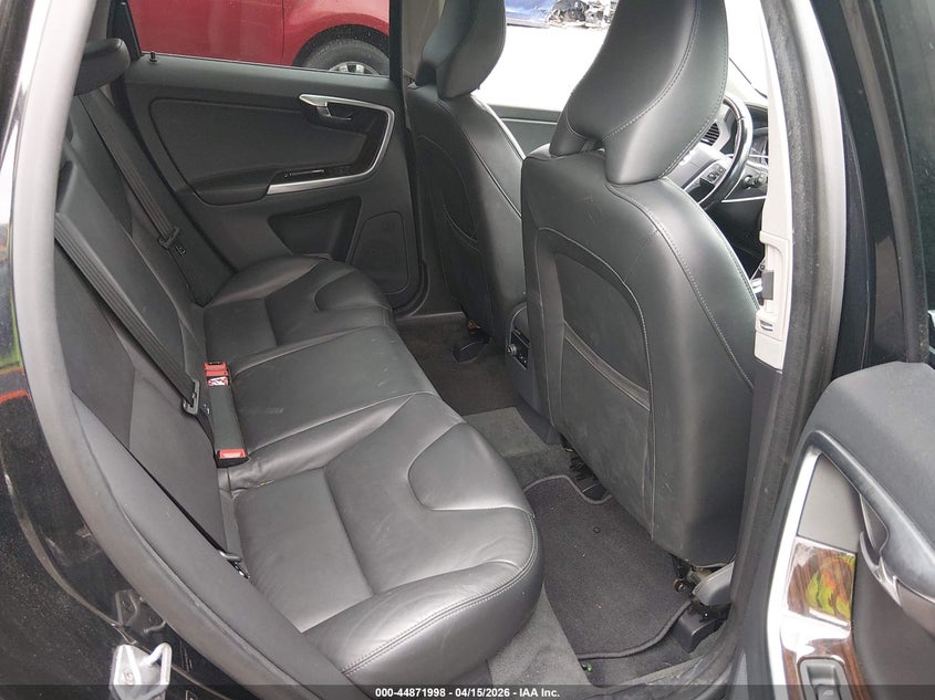 2015 Volvo Xc60 T6 Platinum VIN: YV4902RMXF2666382 Lot: 44871998