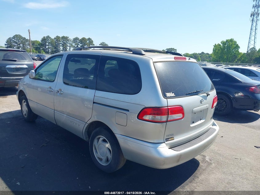 2002 Toyota Sienna Le