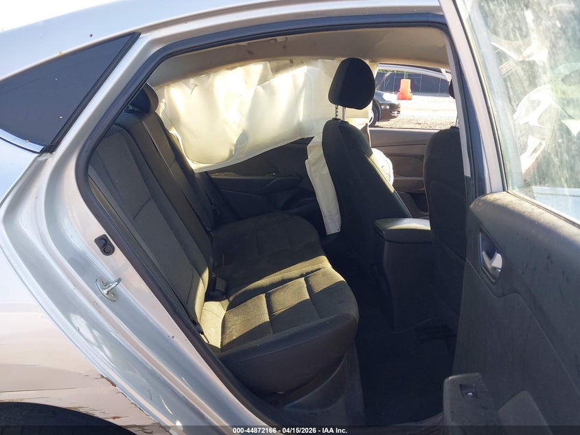 2021 Hyundai Accent 1.6 Sel silver Lot 111044872166 Vin 3KPC24A62ME133891