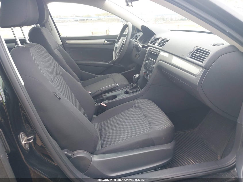 2013 Volkswagen Passat S