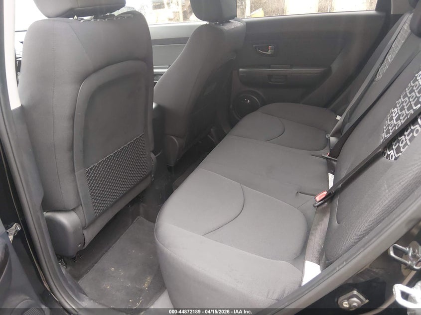 2011 Kia Soul + VIN: KNDJT2A2XB7314496 Lot: 44872189