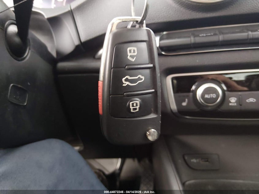 2017 Audi A3 2.0T Premium VIN: WAUJ8GFF3H1050623 Lot: 44872246