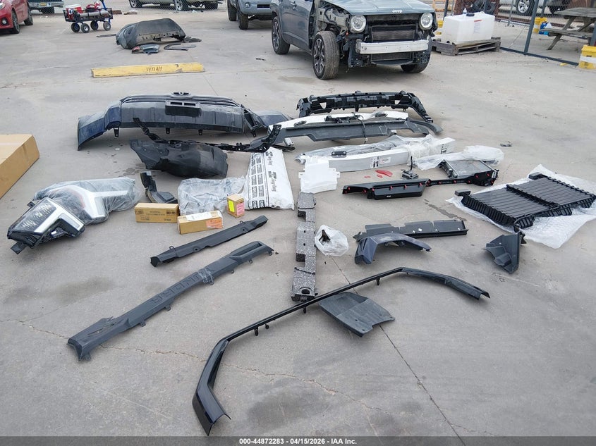 2024 Toyota Tundra Sr5 VIN: 5TFLA5AB2RX039104 Lot: 44872283